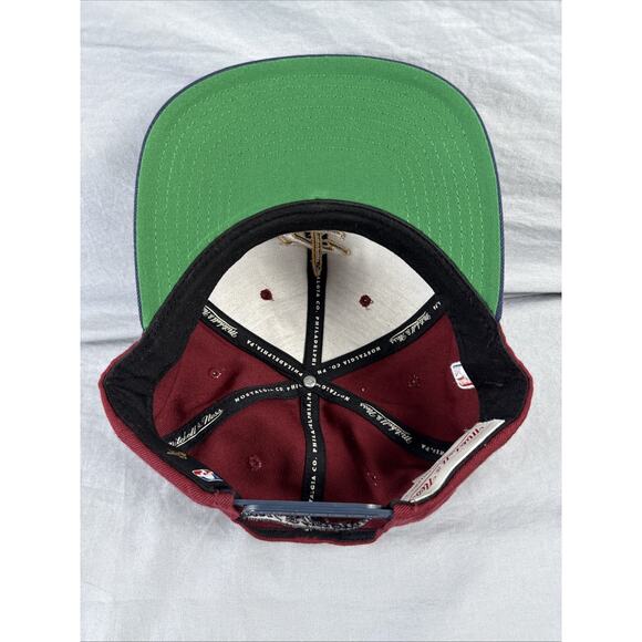 NBA Cleveland Cavaliers Maroon & Blue Mitchell and Ness Snapback Hat Cap - Picture 3 of 6